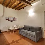 Pilastri Apartment Near Santa Croce
