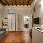 Pilastri Apartment Near Santa Croce