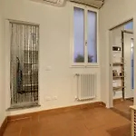 Pilastri Apartment Near Santa Croce