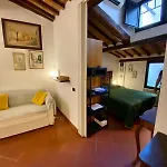 Cozy Studio In The Oltrarno Area