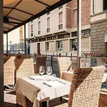 Kometa Suites & Apartments