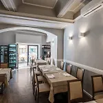 Kometa Suites & Apartments