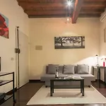 Oltrarno Flat