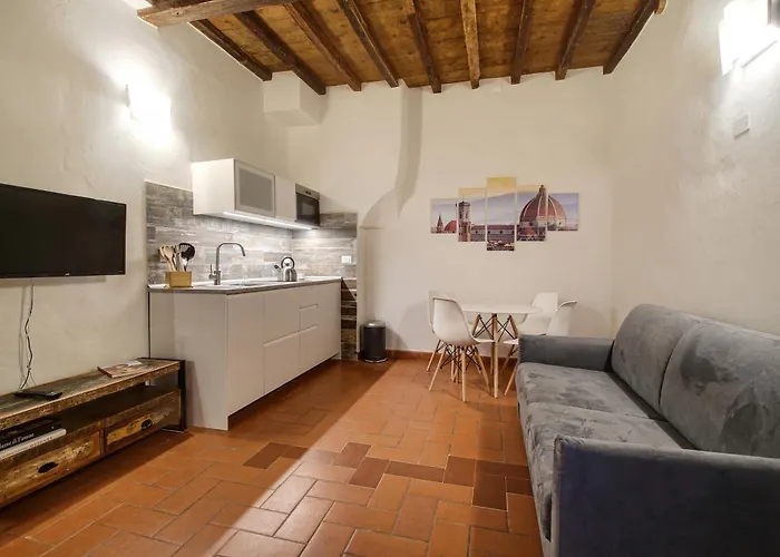 Pilastri Apartment Near Santa Croce
