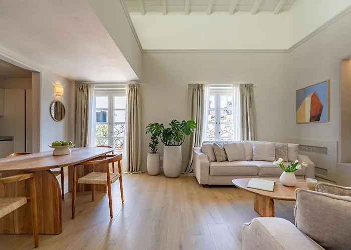 Deservi Charming Apt Botticelli