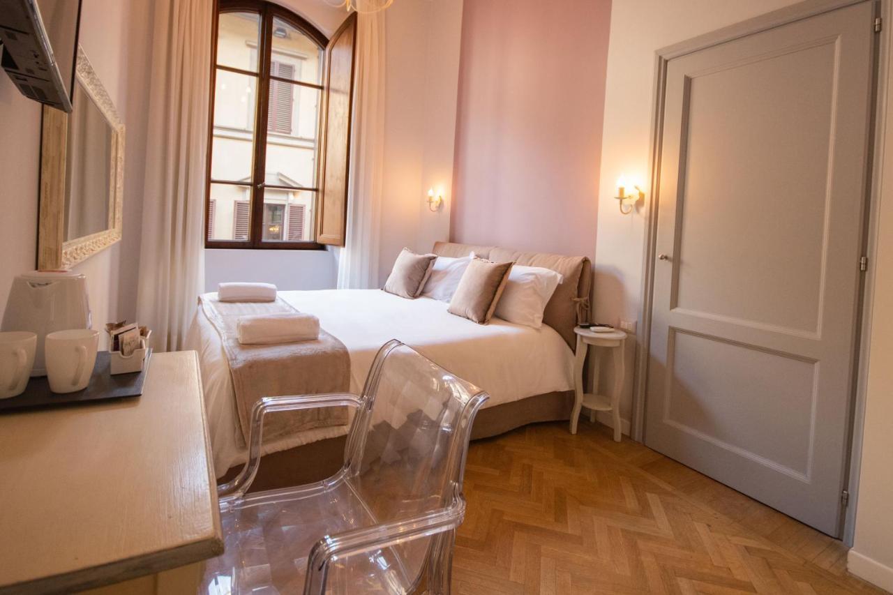 Bed & Breakfast Dimora Sassetti 6 *