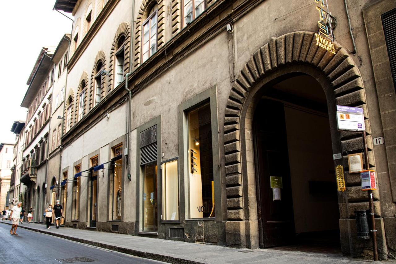 Studio In Tornabuoni Within A Renaissance Building * Florence