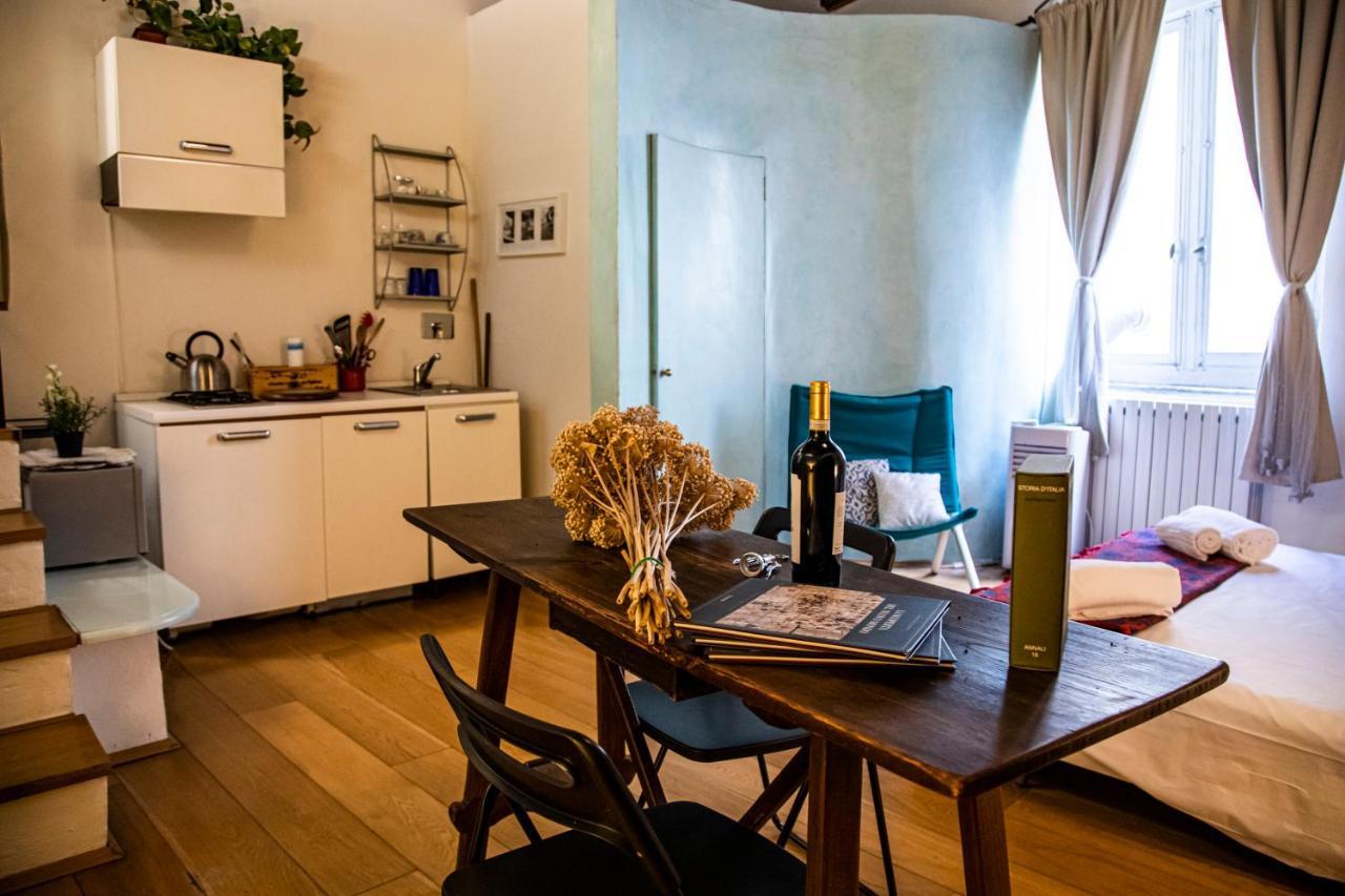 Studio In Tornabuoni Within A Renaissance Building Appartement