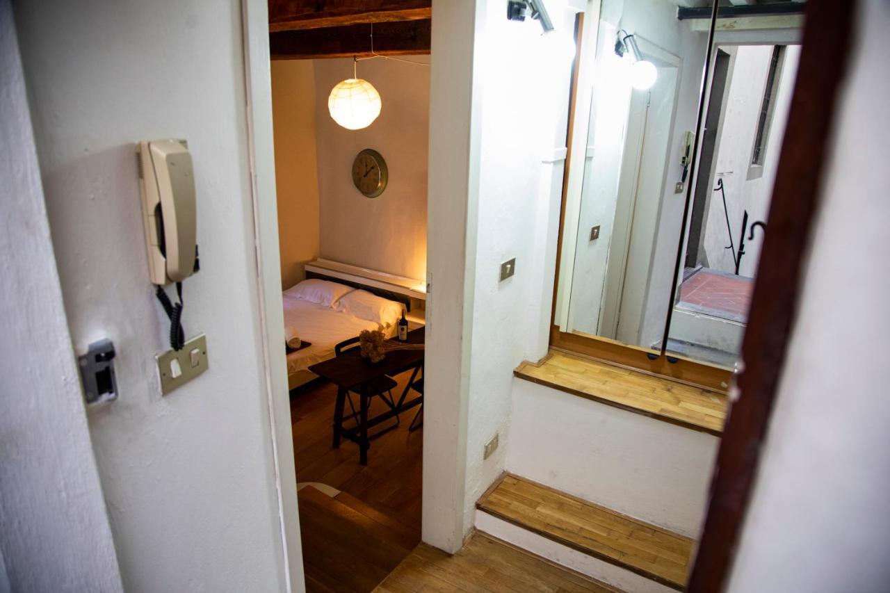 Studio In Tornabuoni Within A Renaissance Building * Florence