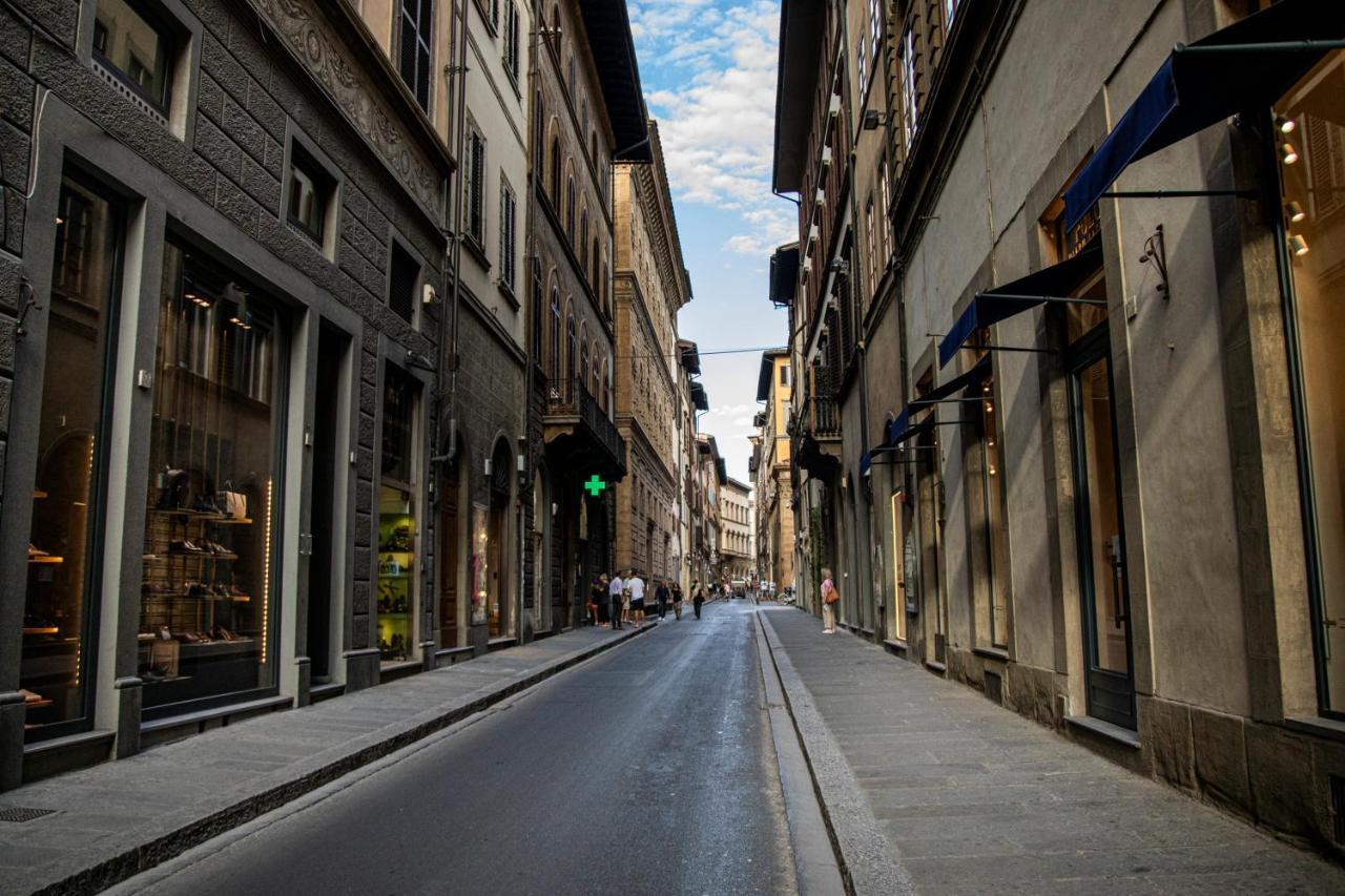 Studio In Tornabuoni Within A Renaissance Building Appartement