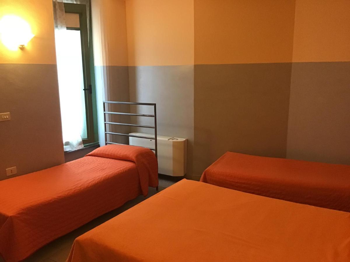 Random At Our Choice Located In Palazzo Rosselli 55