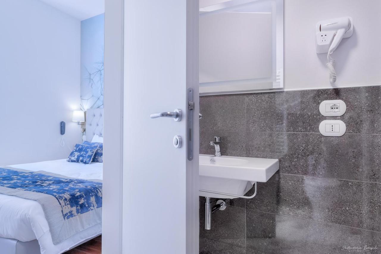 Hotel Cosmos 3*