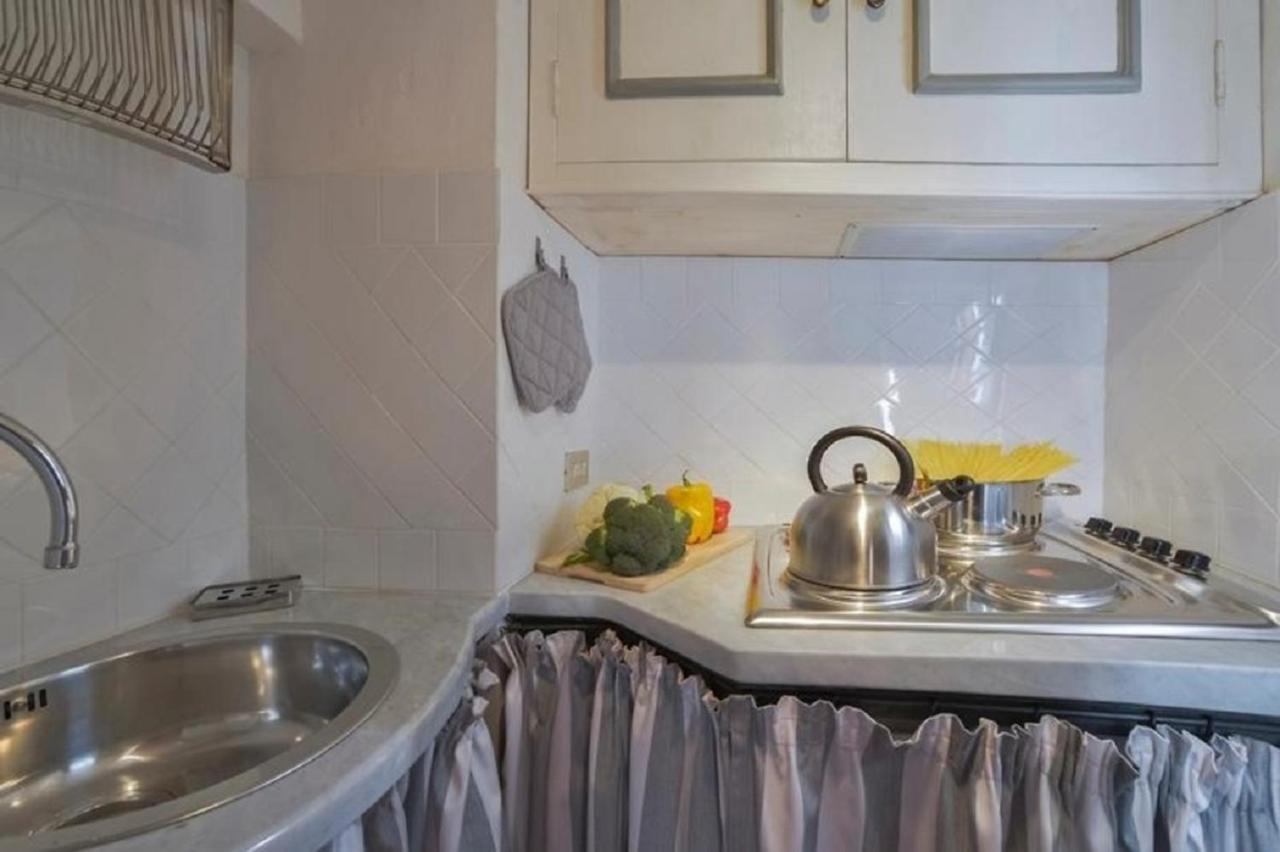Maggio Frescoes By Vacavilla Appartement