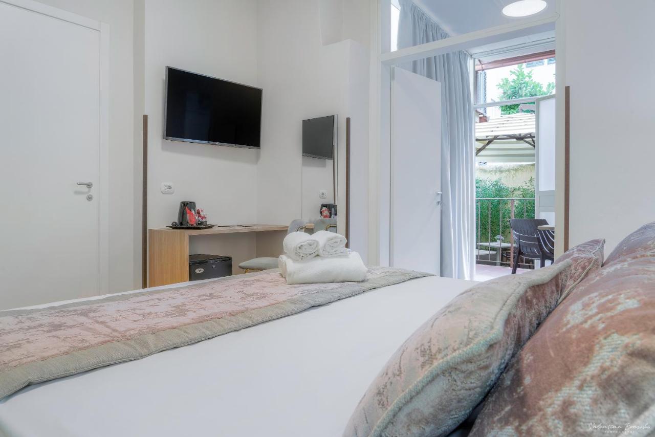 Hotel Cosmos