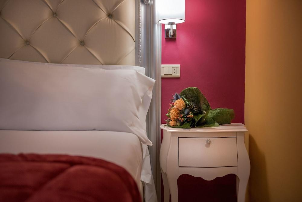 Hotel Residenza Conte Di Cavour&luxury Rooftop Florence
