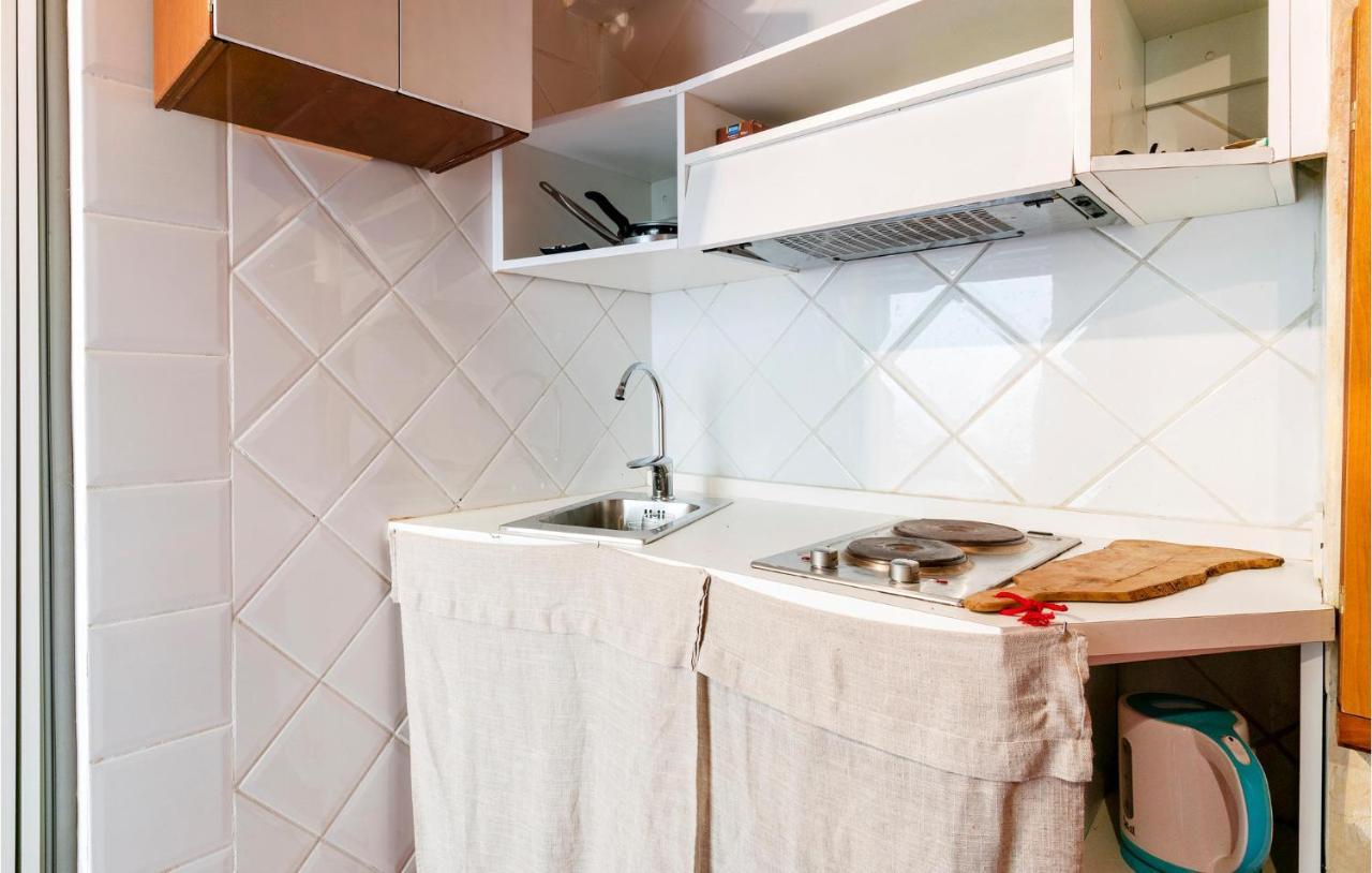 Amazing In With Kitchen