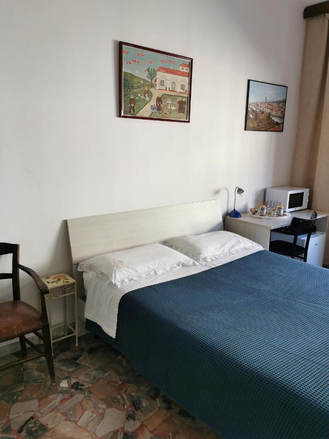 Sciacchithouse Guest house *