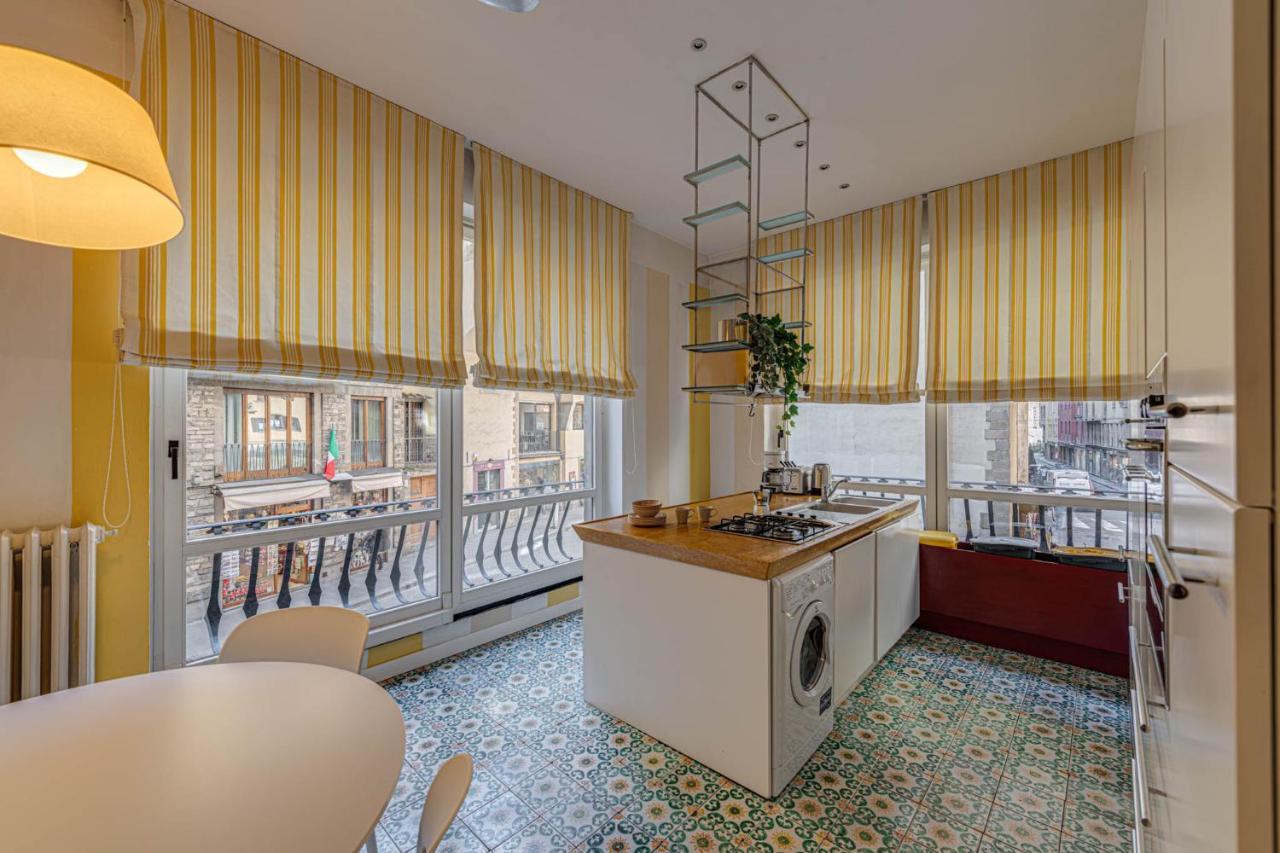 Golden Tower With View Apartment *