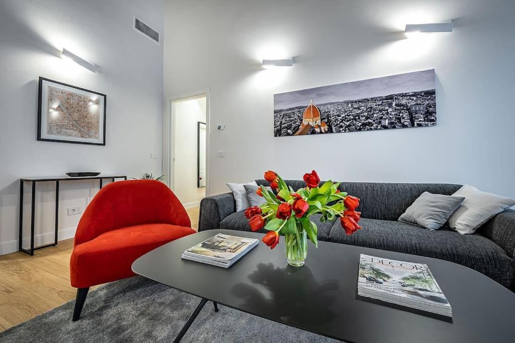 Apartment Top Floor With Duomo View