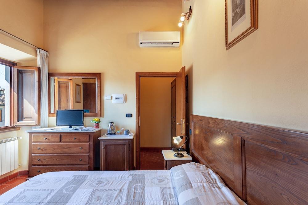 Palazzo Graziani 2* Florence