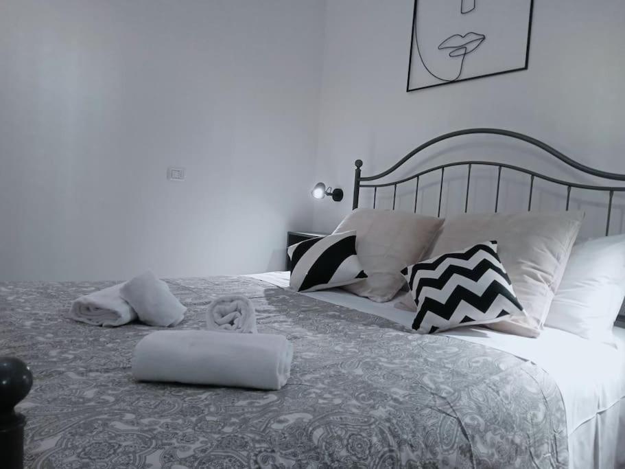 Nazionale B - Two Bedrooms Nearby Central Station