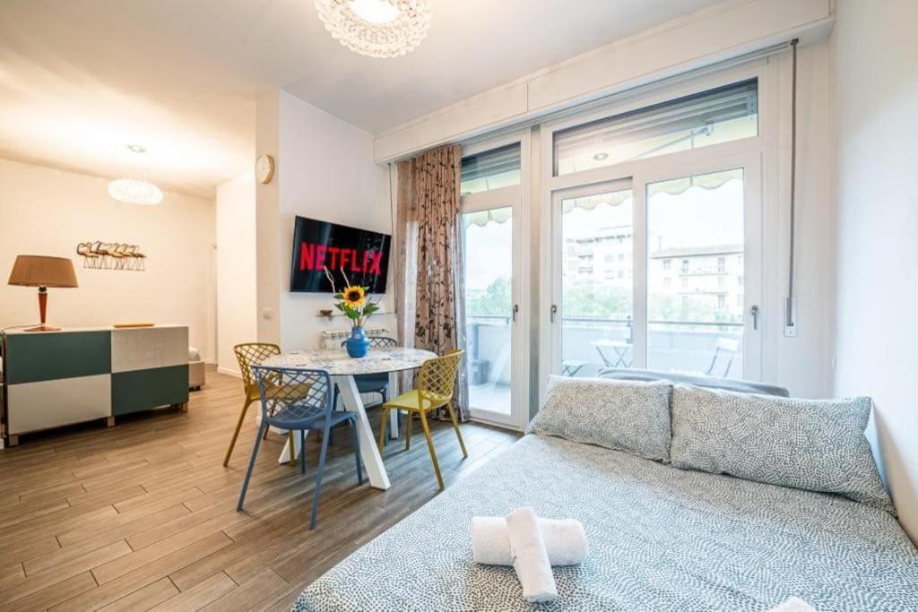 Apartment Blue House Near Parco San Donato Florence