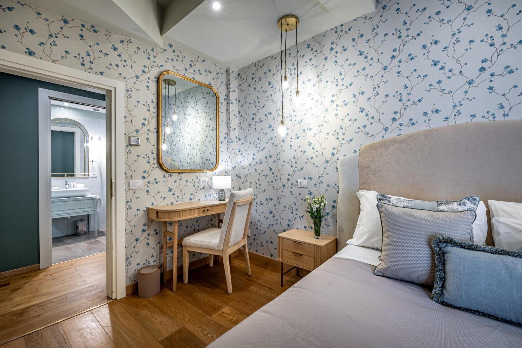 La Scaletta Al Ponte Vecchio Hotel 4*