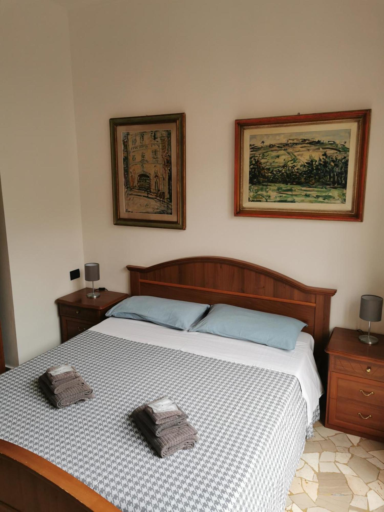 Sciacchithouse Guest house *