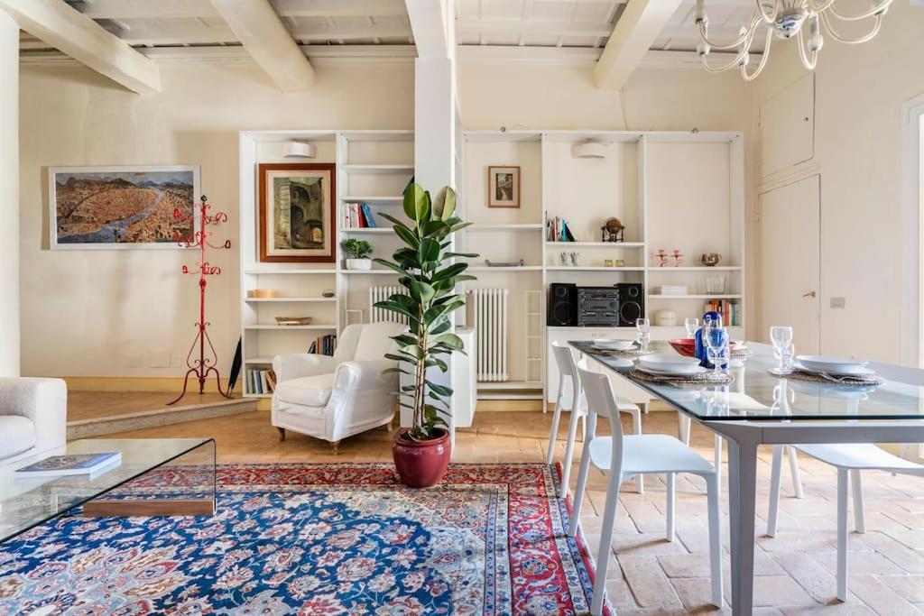 Relax Like Home, Piazza Santa Croce, With Balcony Apartment Florence