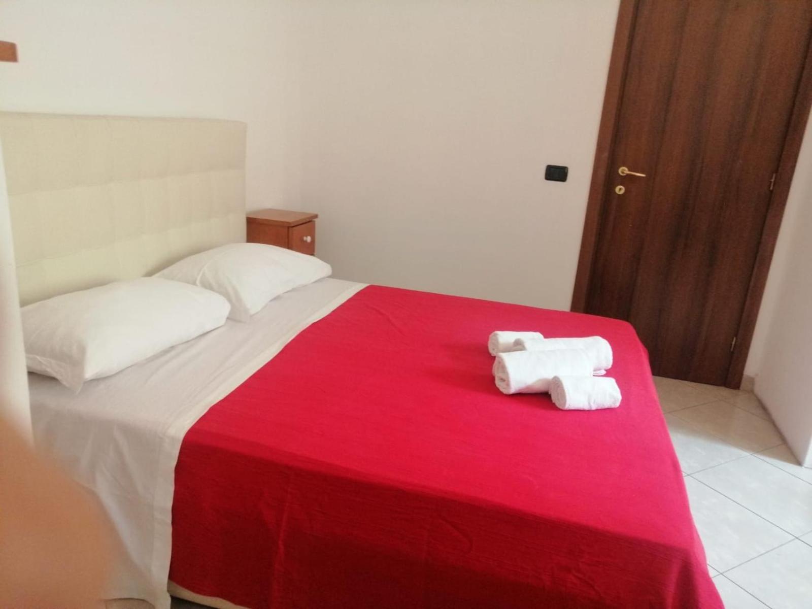 Appartement In Front Of The Train Station! Florence