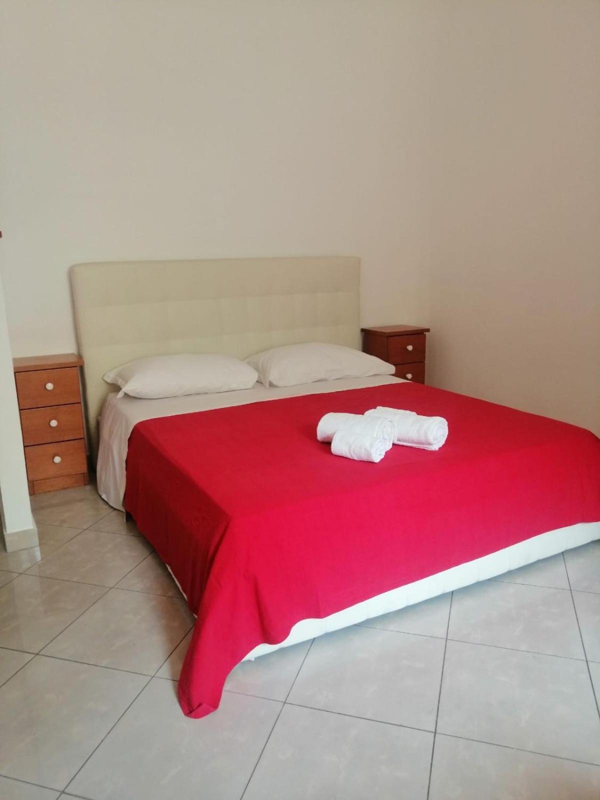 Appartement In Front Of The Train Station! Florence