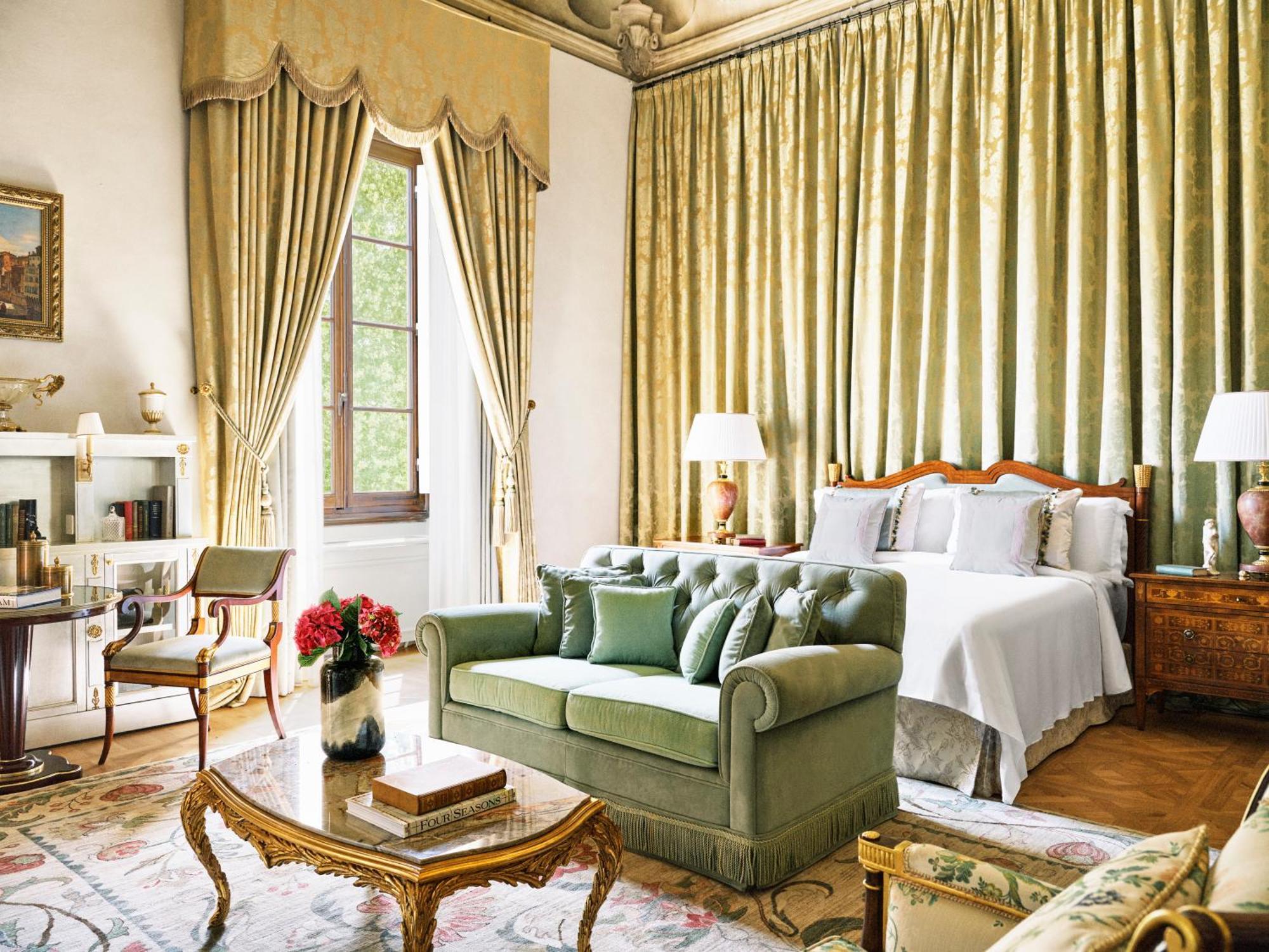 Four Seasons 5* Florence