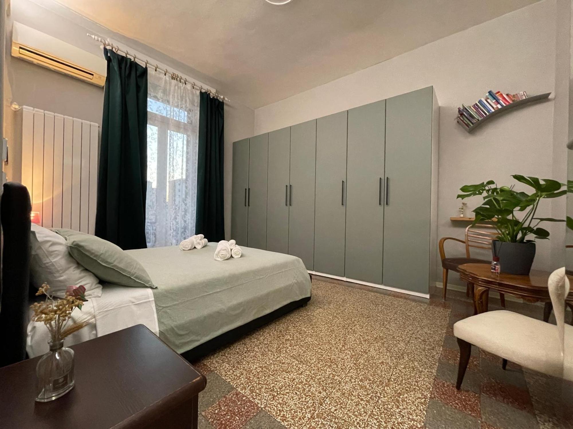 Middle Bridge Apartment *