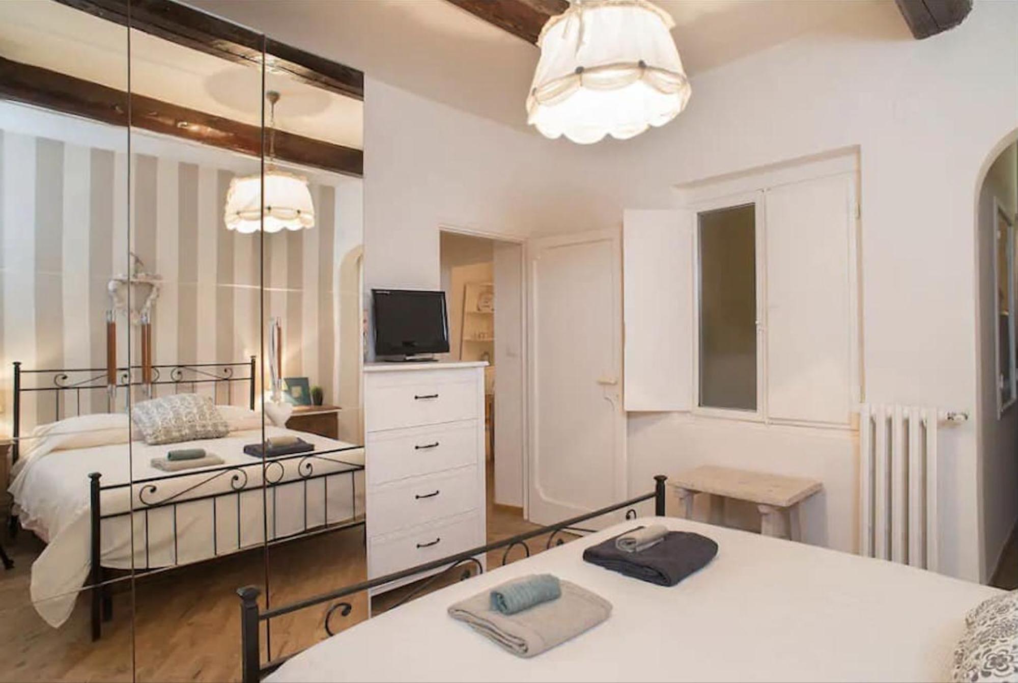 Center Apartment *