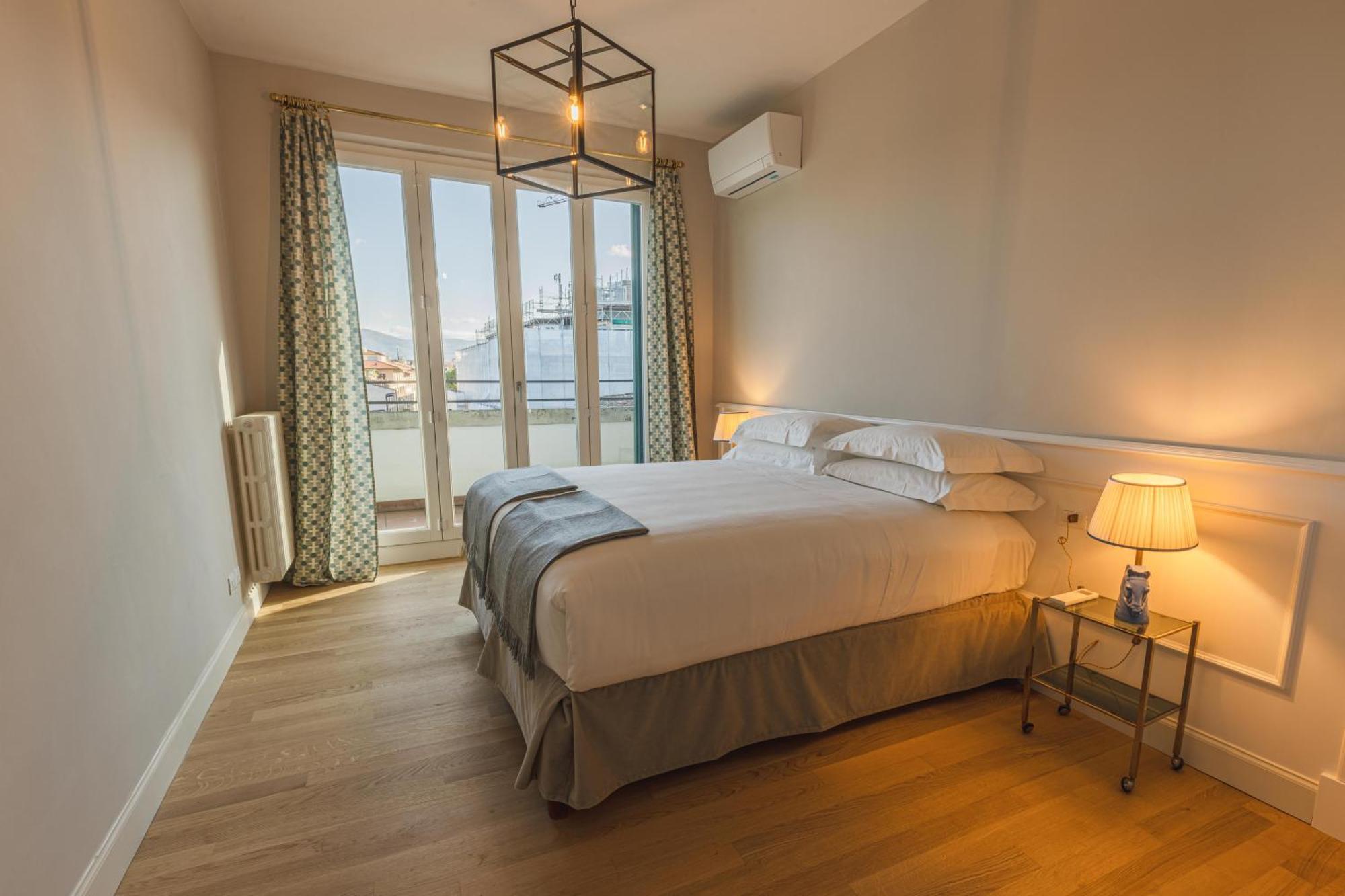 Antica Torre Tornabuoni Bed & Breakfast 4*