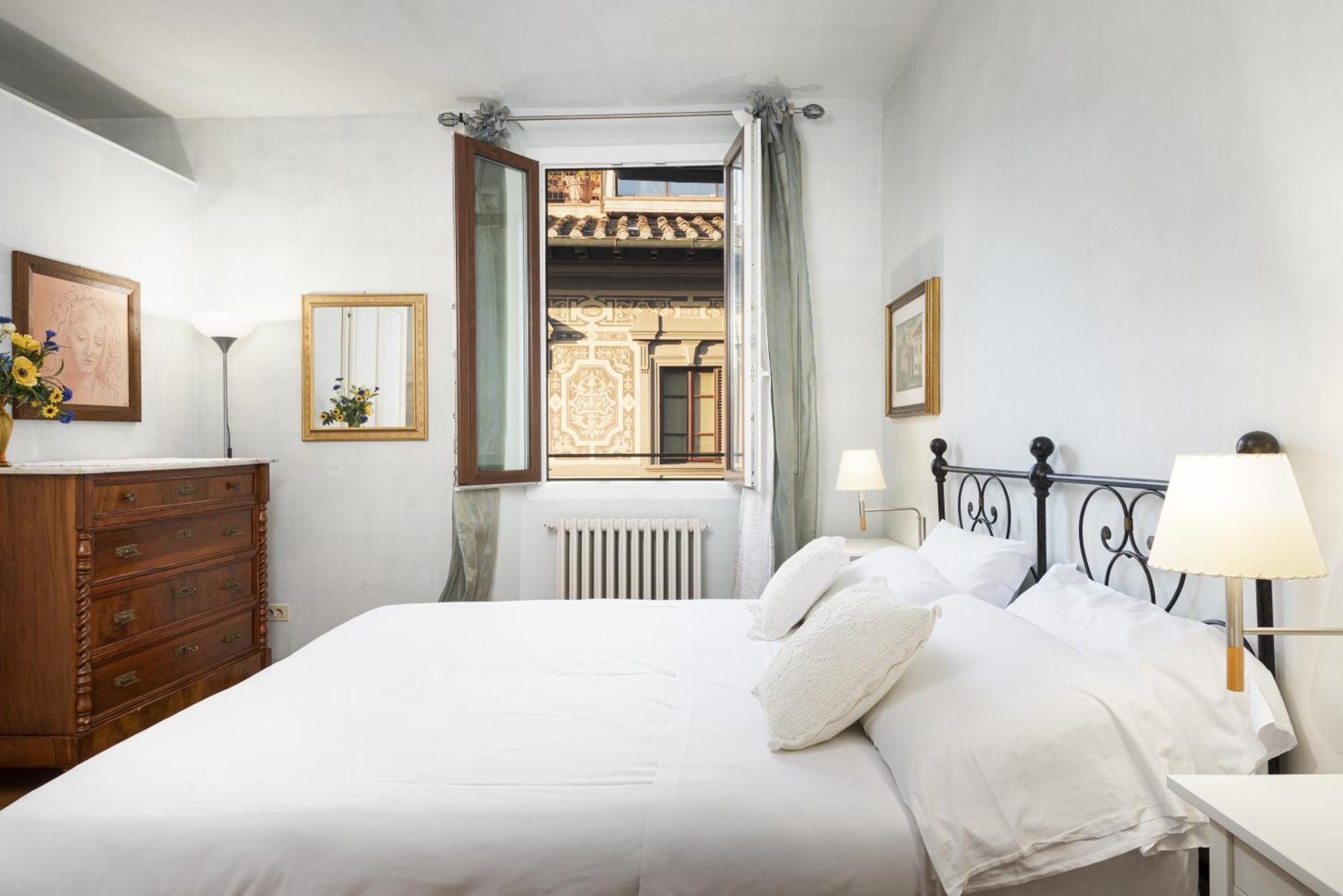 Duomo House - Cavallereschi Palace