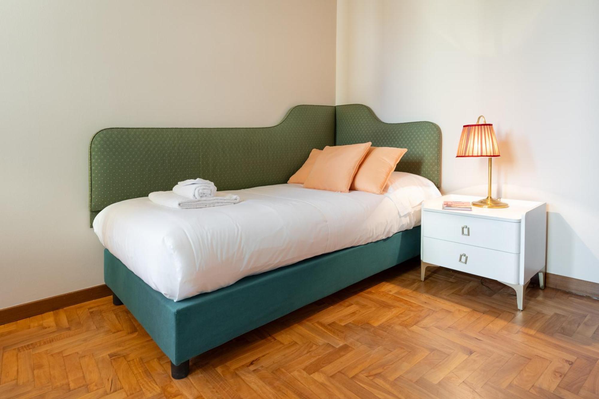 Via Panzani 16, 3th Floor - Antonella - Elegant & Spacious, 3-bedroom In Historic Center Appartement