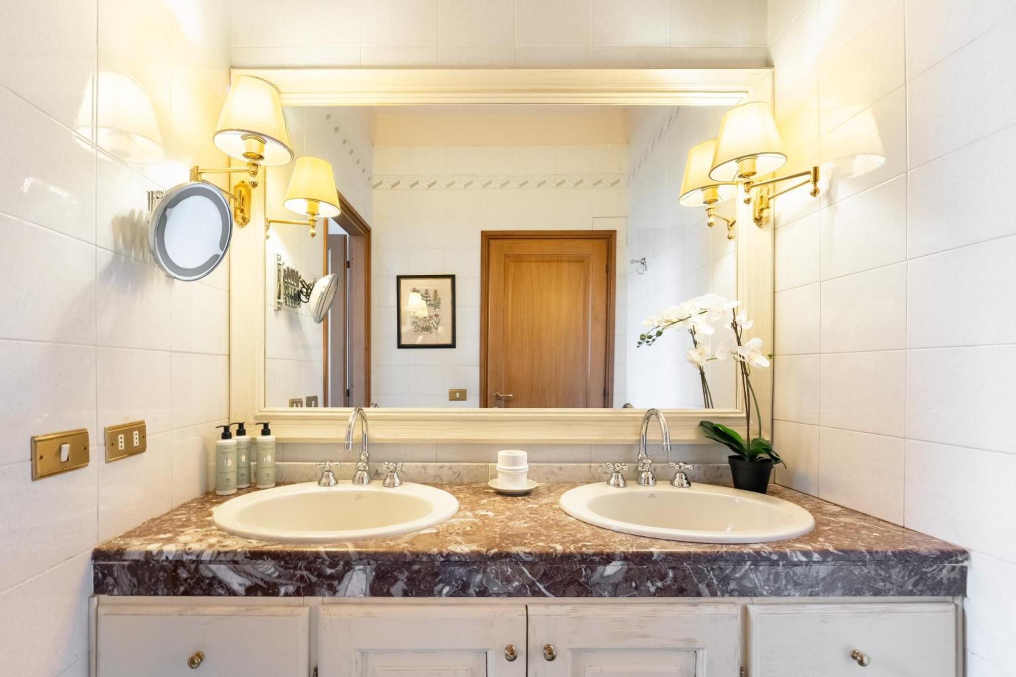 Via Panzani 16, 3th Floor - Antonella - Elegant & Spacious, 3-bedroom In Historic Center Appartement Florence