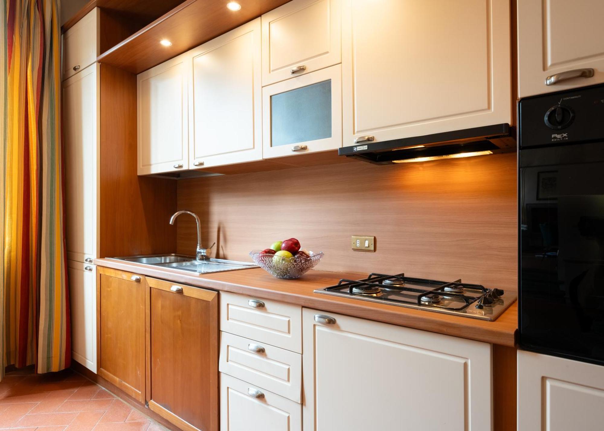 Via Panzani 16, 3th Floor - Antonella - Elegant & Spacious, 3-bedroom In Historic Center Appartement