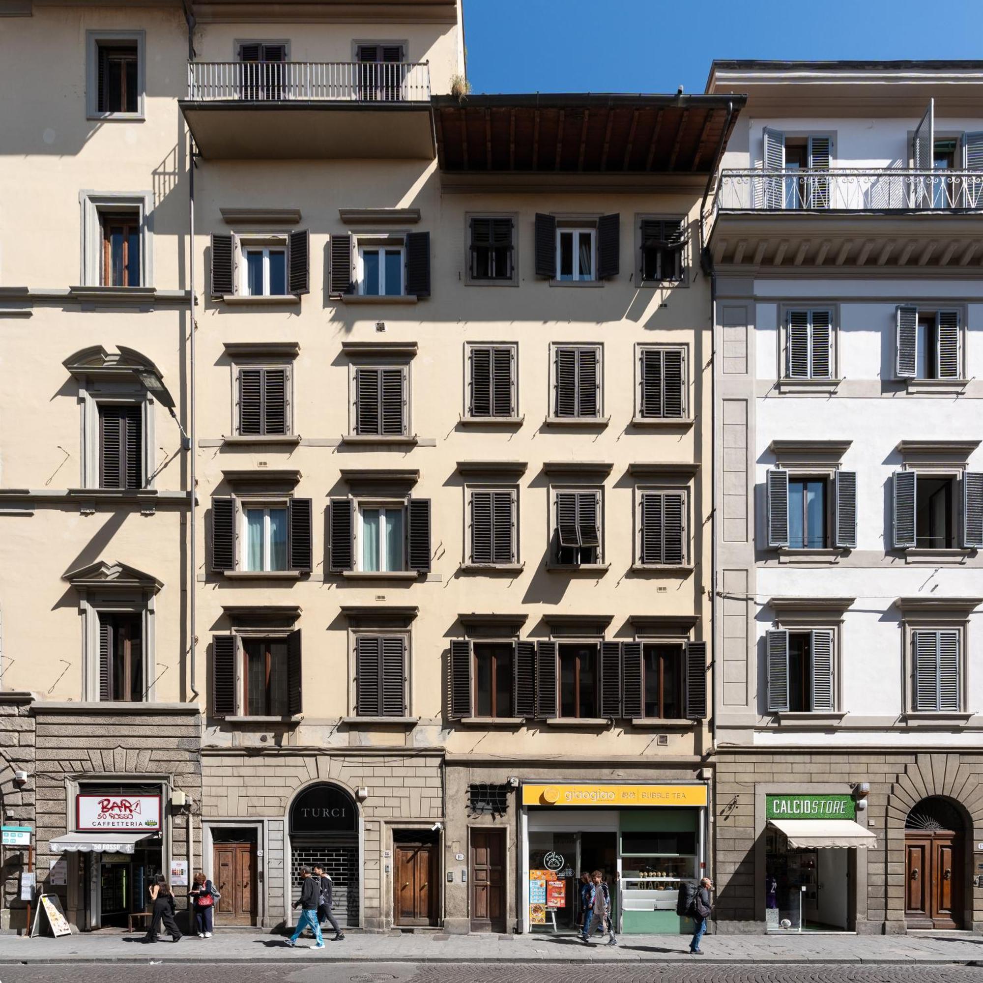 Via Panzani 16, 3th Floor - Antonella - Elegant & Spacious, 3-bedroom In Historic Center Appartement