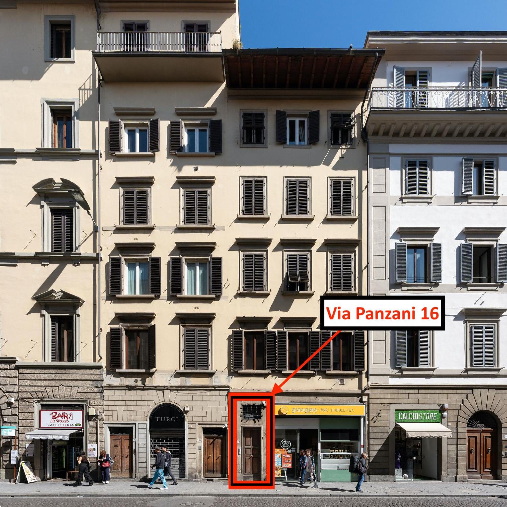 Via Panzani 16, 3th Floor - Antonella - Elegant & Spacious, 3-bedroom In Historic Center Appartement *