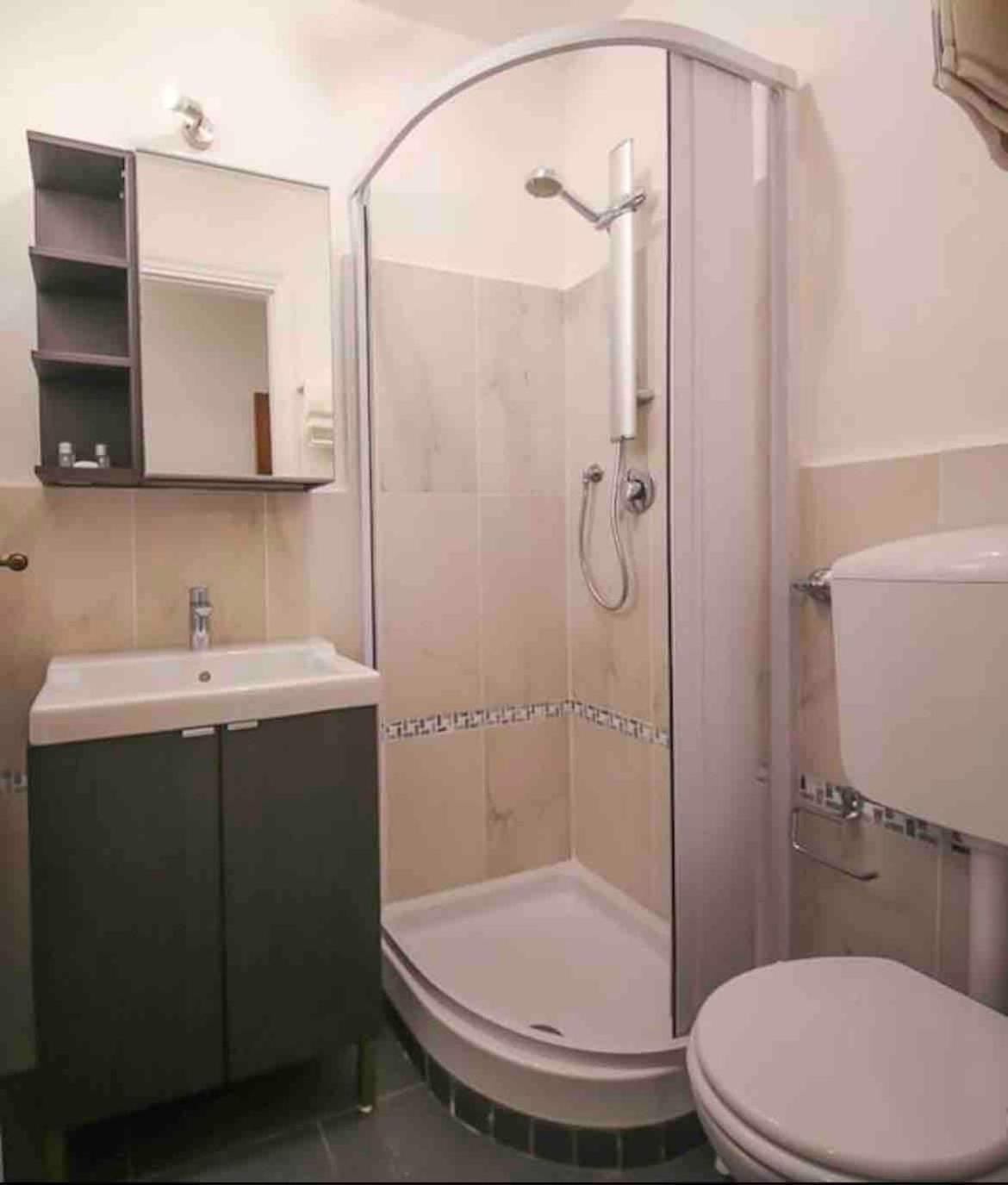 Palace Top Lovely City View And Private Parking Apartment *