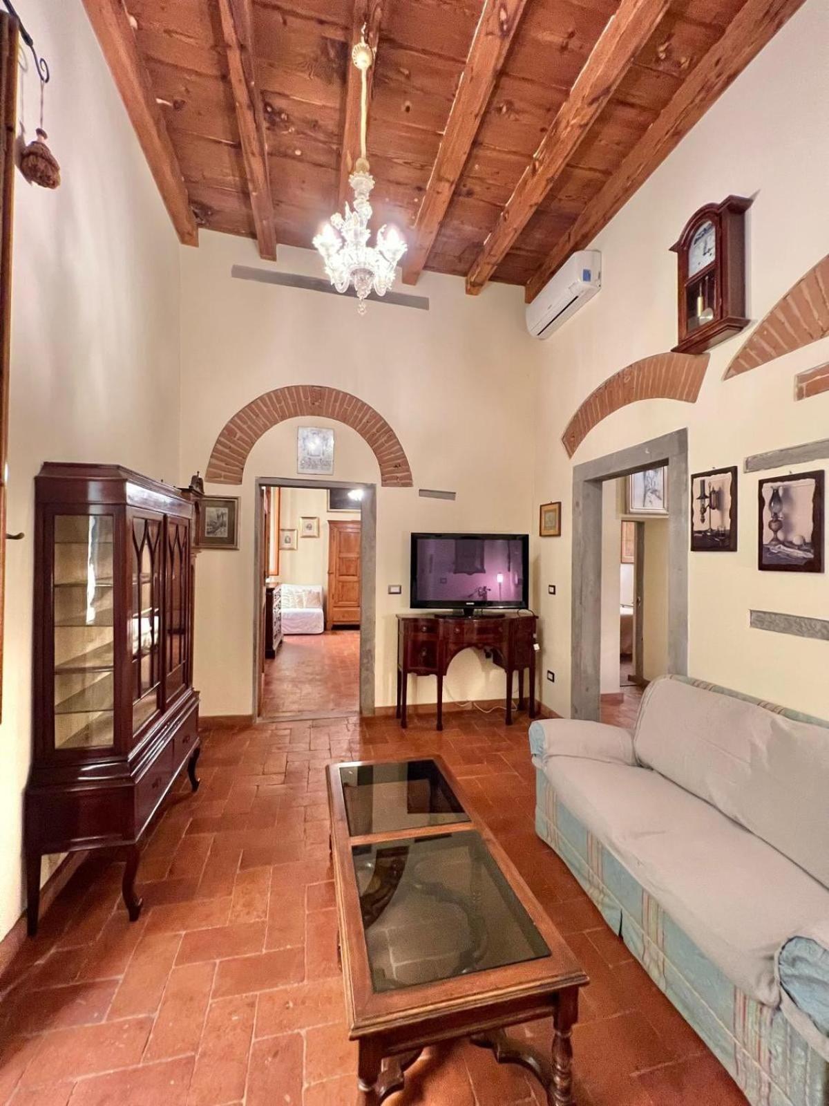 Apartment Traditional