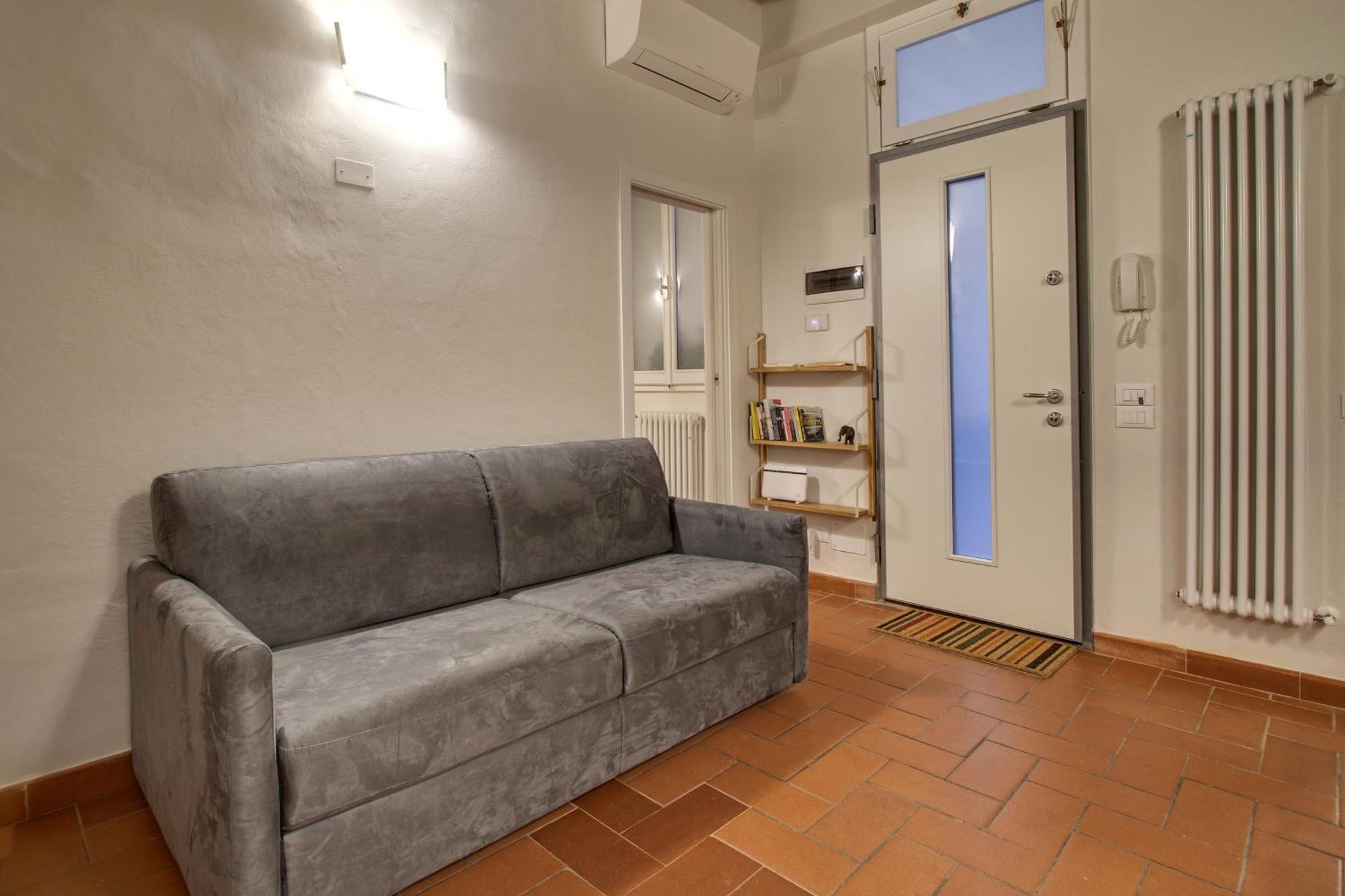 Pilastri Near Santa Croce Apartment *