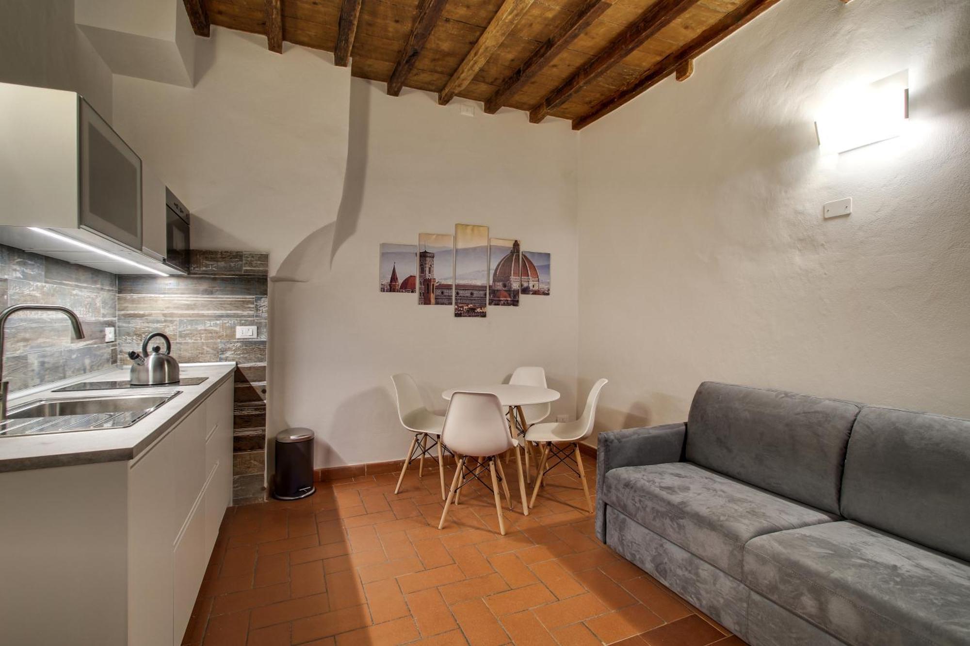 Apartment Pilastri Near Santa Croce *