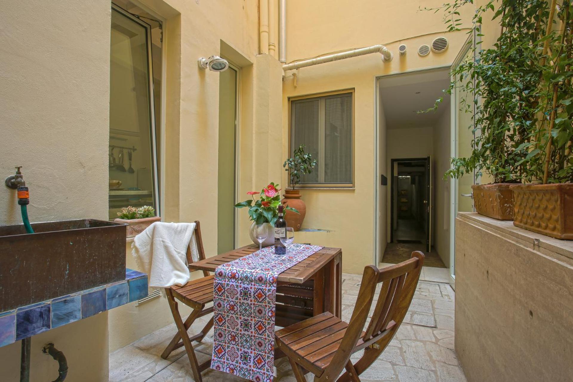 Santo Spirito Nest In Oltrano Florence