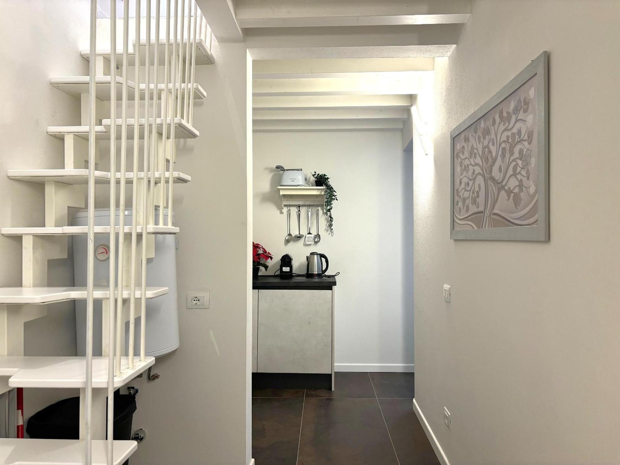 Purple Lily Apartment *