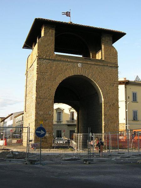 1000 Mt Far From Center - Dimora Leopolda Apartment