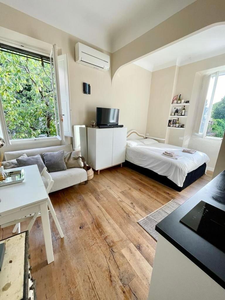 Appartement Surrounded By Greenery In The Heart Of Florence