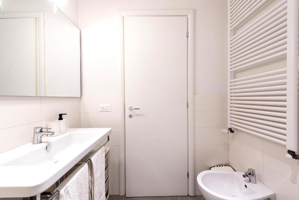 750 Eur - Unique Design 4 Bed Apartment Apartment Florence